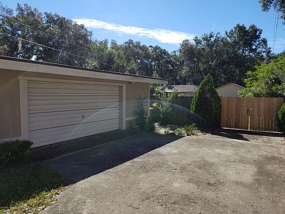5th image of 4306 NE 9th St