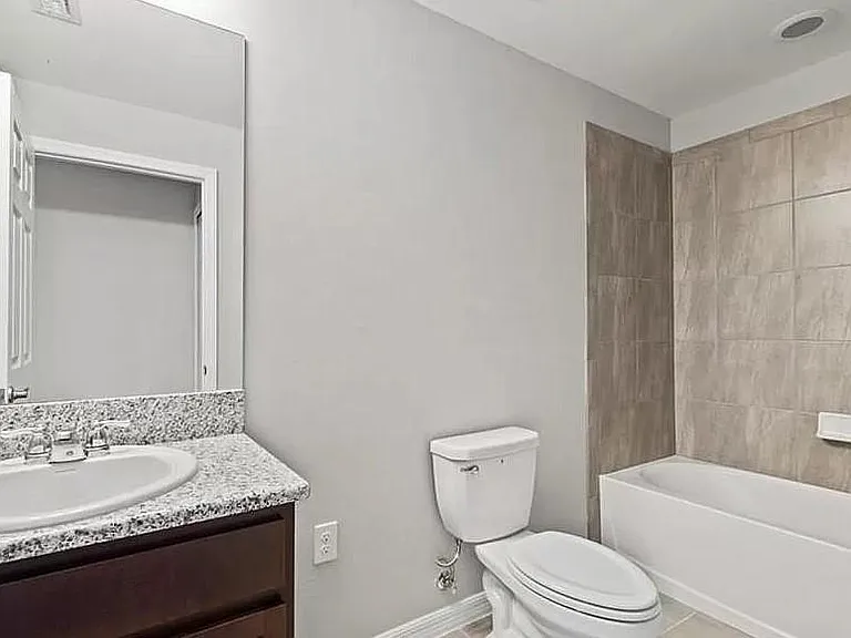 1406 SW Trafalgar Pkwy — Photo 13