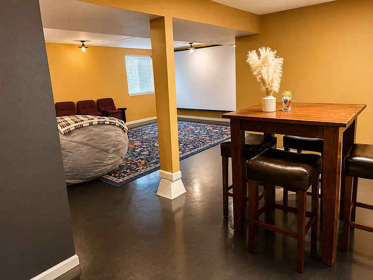 Building's Lounge