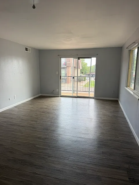2 bed, 975 sqft, $1,475 — Photo 2