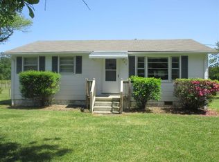 979 Haws Run Rd, Jacksonville, NC 28540