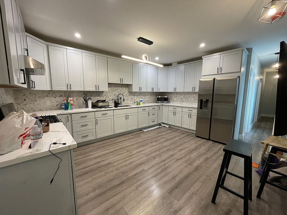 1st image of 81 Broad St #3
