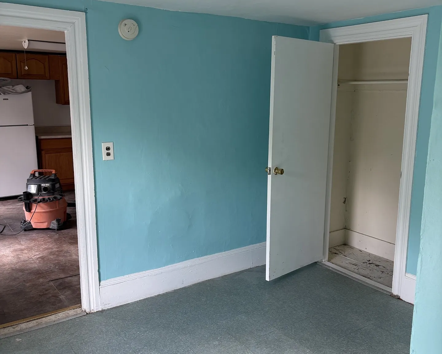 3 bed, 700 sqft, $1,700 — Photo 3