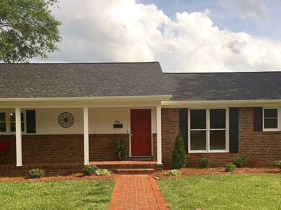 2nd image of 701 Crescent Cir