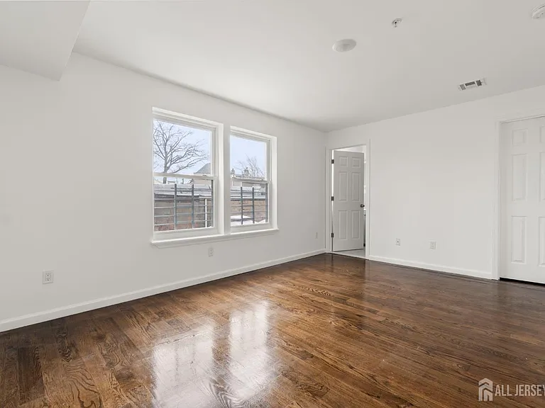 496 S 18th St #2 — Photo 17