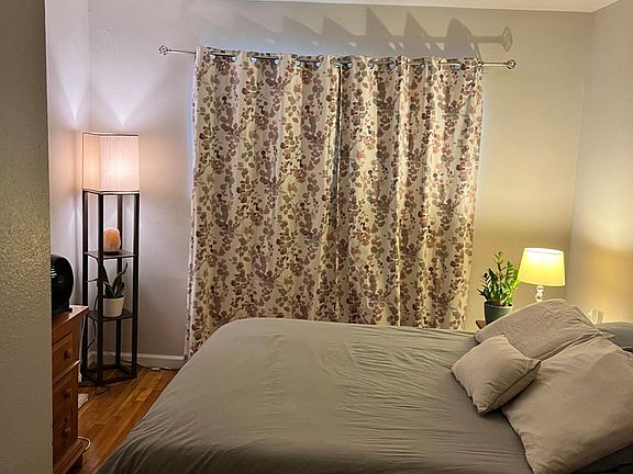 5th image of 514 W Essex Ave