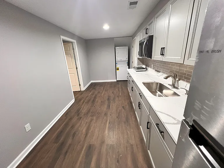 1 Augustine Dr — Photo 9