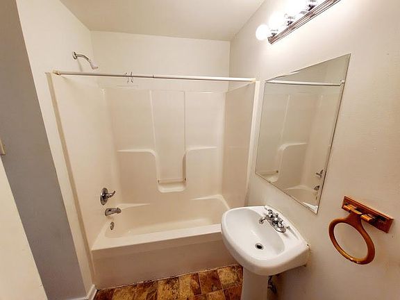5th image of 1004 E 16th St