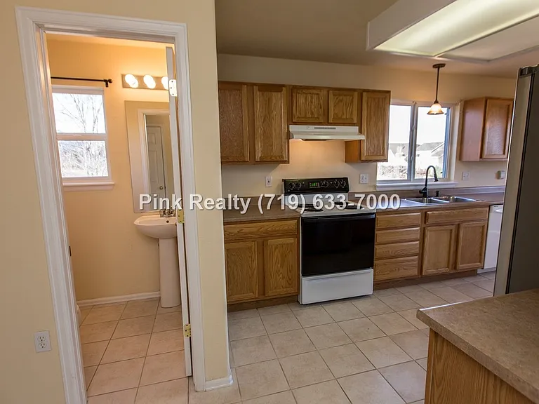 985 Ridgebury Pl — Photo 15