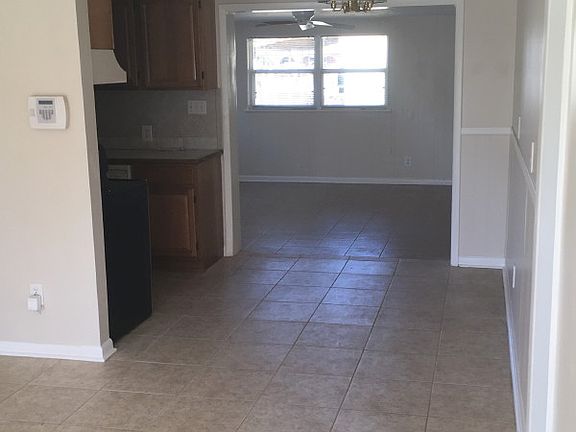4th image of 11949 Walle Dr