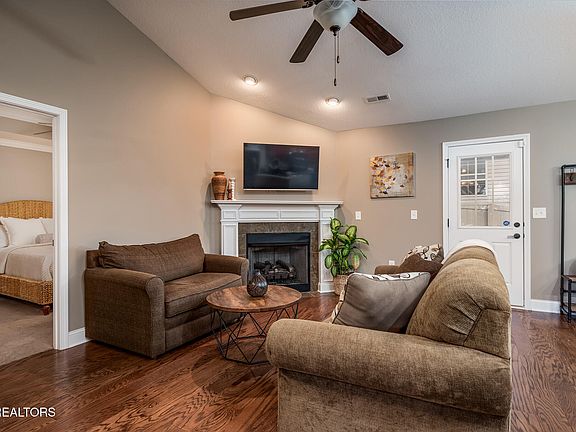 4th image of 5104 Sandy Knoll Way