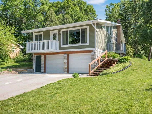 1695 Silver Lake Rd NW, New Brighton, MN 55112