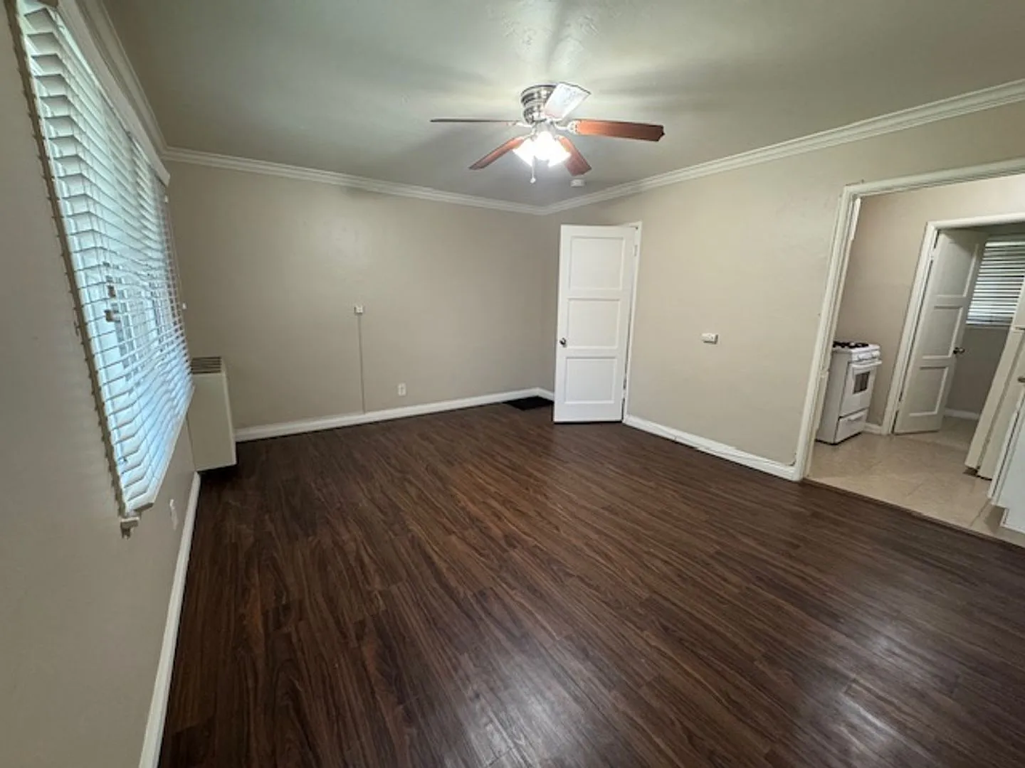 937 Magnolia Ave — Photo 4