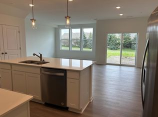 17919 Giants Way, Lakeville, MN 55044