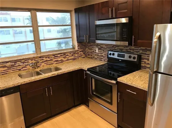 2501 NW 41st Ave APT 302, Lauderhill, FL 33313