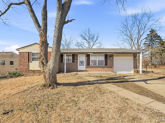 2nd image of 10557 Castle Dr