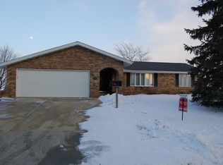 545 Easy St, Winthrop, IA 50682