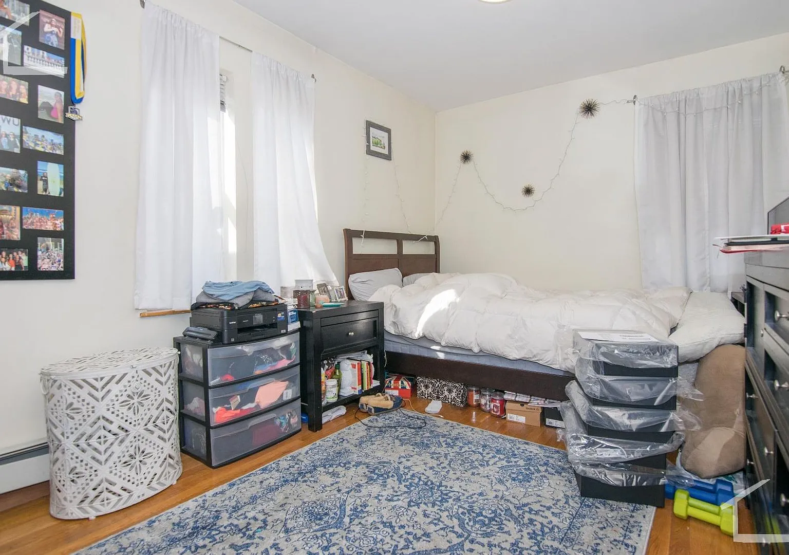 Available 6/1! Fantastic Brighton 1-bed/1-bath apartment — Photo 1