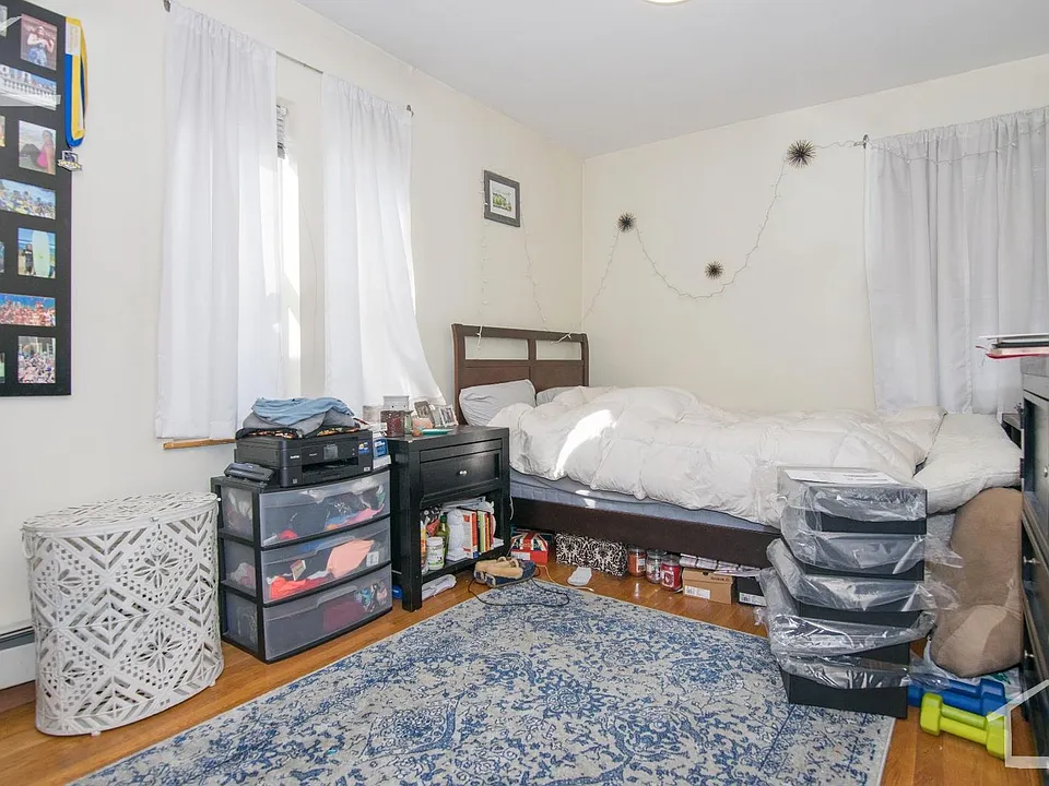 545 Washington St #4A