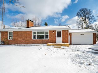 1801 Broadmoor Dr, Benton Harbor, MI 49022