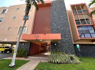 6095 W 19th Ave APT 320, Hialeah, FL 33012