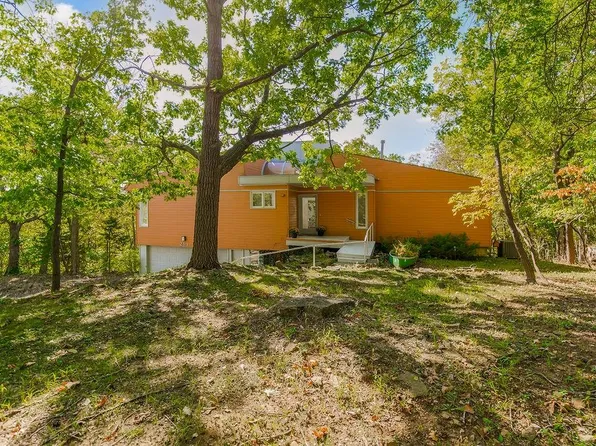 291 Seneca Trl W, Lenexa, KS 66217