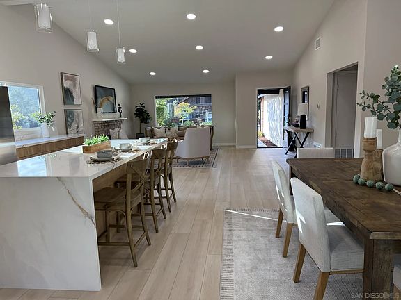 3rd image of 9637 Benavente St