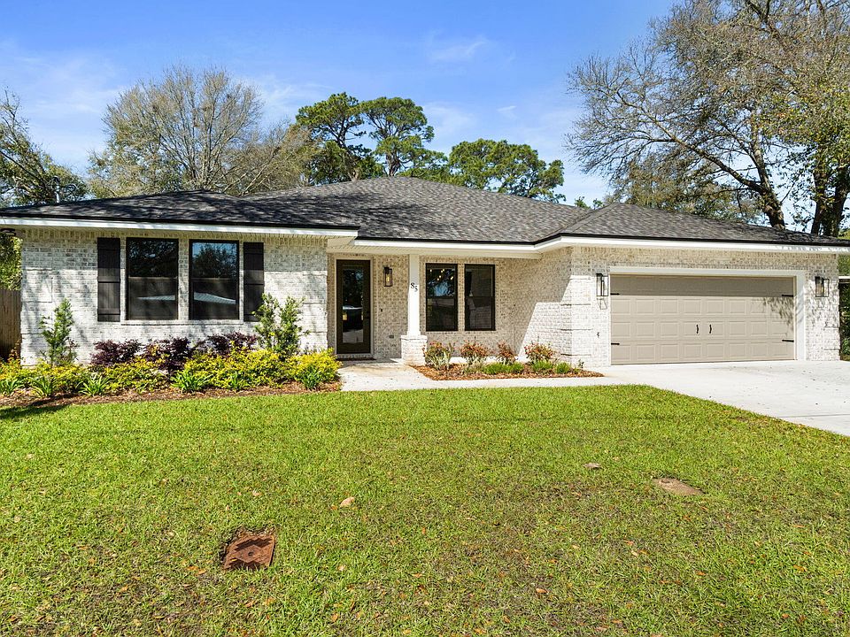 1st image of 85 Laurie Dr