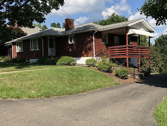 1st image of 702 Hill Ave