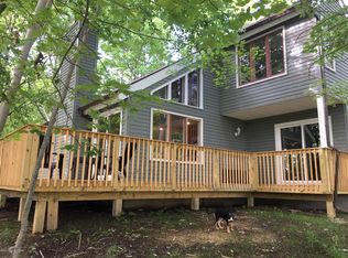 5124 Braintree Dr, Bushkill, PA 18324