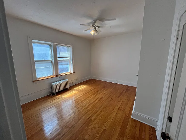 12467-12469 Cedar Rd — Photo 6