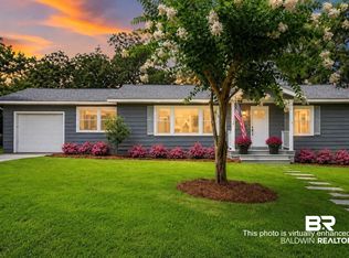216 Pinecrest Ln, Fairhope, AL 36532