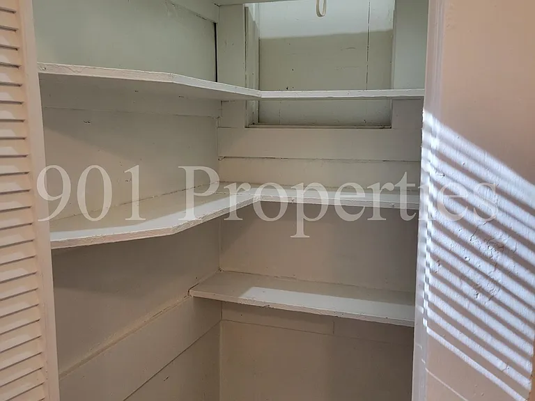 212 N Willett St #2 — Photo 6