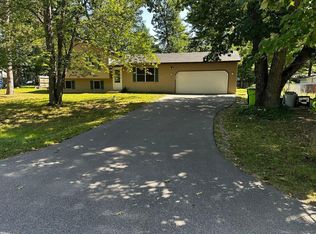 1859 Kozy Ct, Interlochen, MI 49643