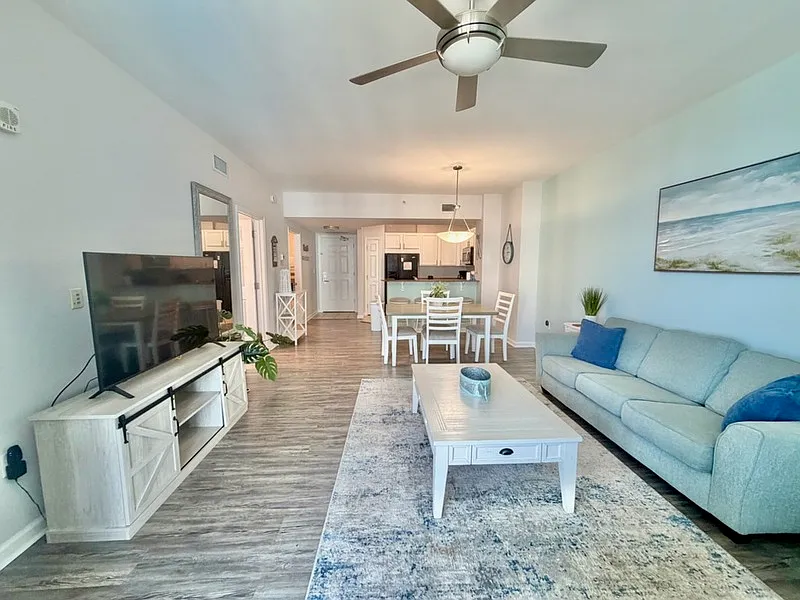 2 bed, 2.0 bath, 970 sqft, $2,400 — Photo 4