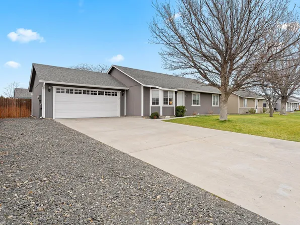 4874 Mount Adams View Dr, West Richland, WA 99353