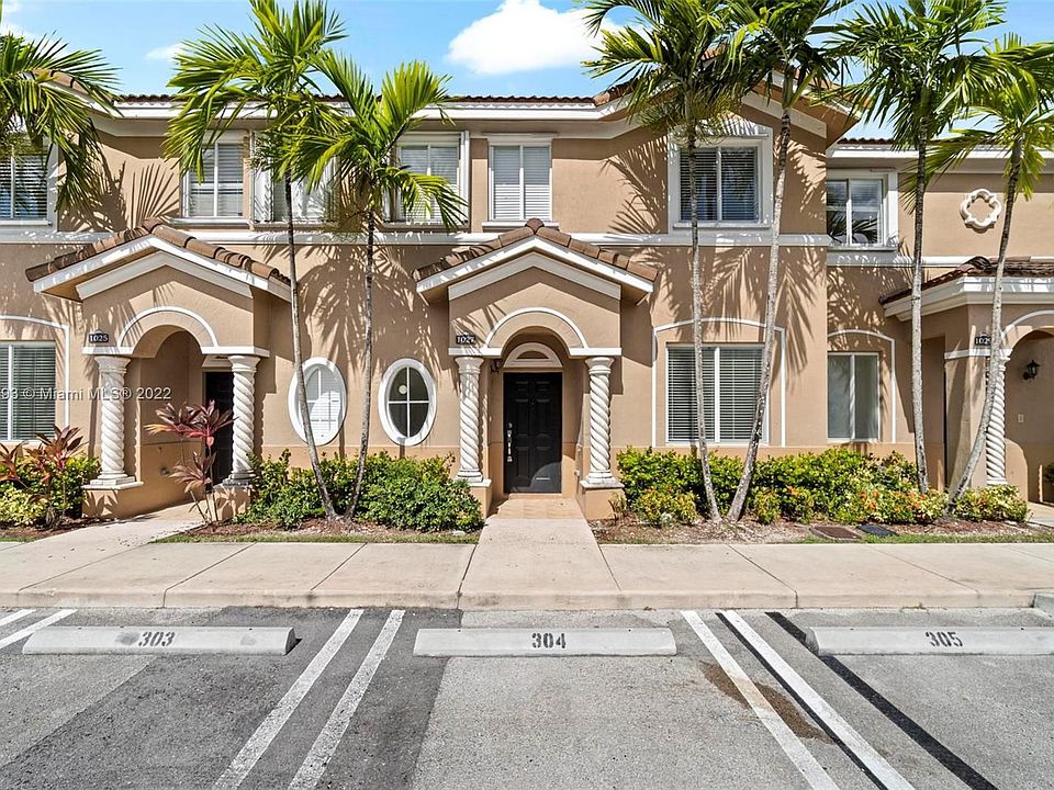 1st image of 1027 SE 23rd Ave #1027