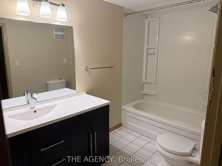 323 Waratah Ave — Photo 35