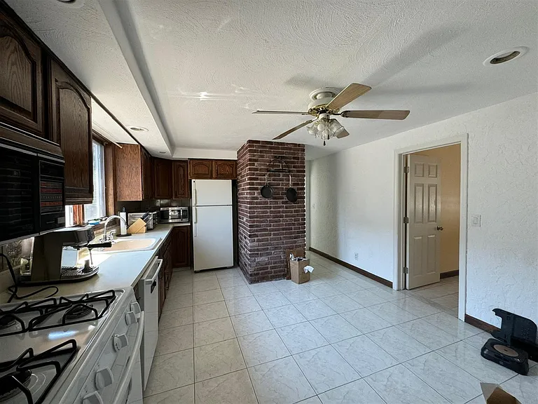 19 Mason St #1 — Photo 17