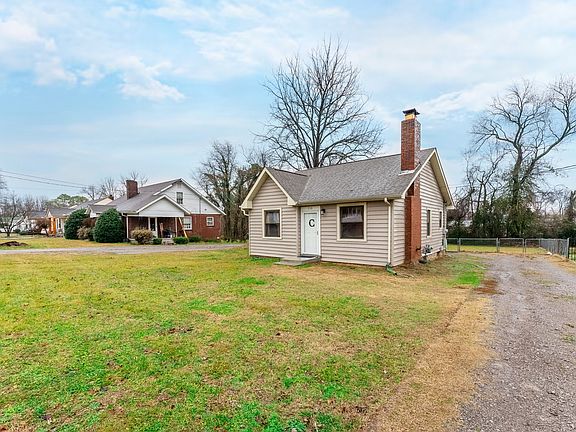 3rd image of 710 Kingwood Dr