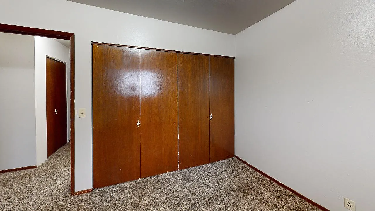 150 W Jennie Ave — Photo 2