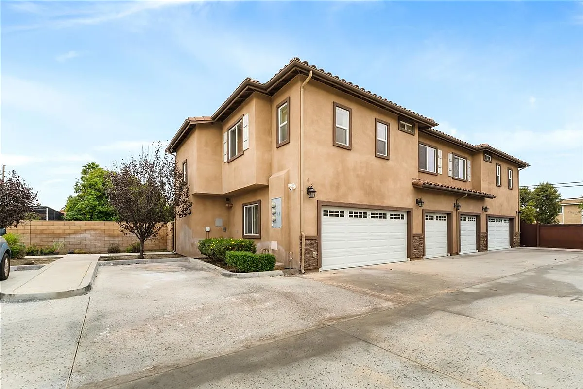 3 bed, $7,500 — Photo 2