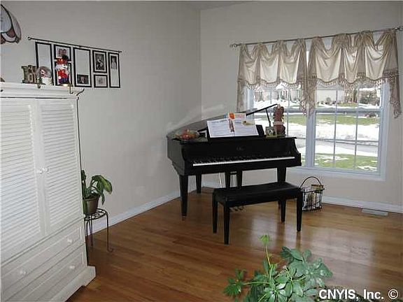 5th image of 105 Golden Eagle Dr