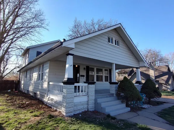 705 S 2nd St, Clinton, MO 64735