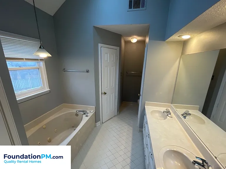 8215 Timber Creek Dr — Photo 21