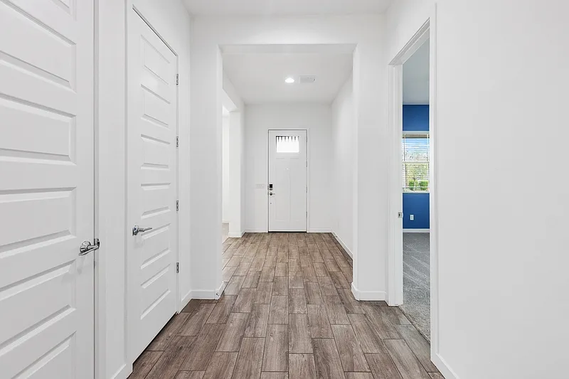 4 bed, 3.5 bath, 2782 sqft, $3,250 — Photo 4