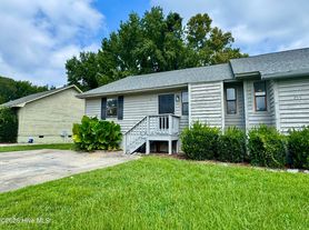 217 Wyndham Cir, Greenville, NC