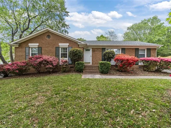 4908 Kingswood Dr, Greensboro, NC 27410