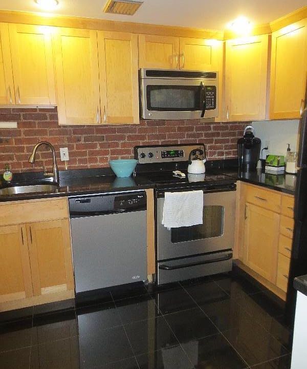 2nd image of 90 Gainsborough St #04IS
