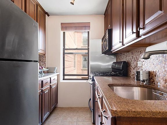 3rd image of 3105 Avenue V APT 5A
